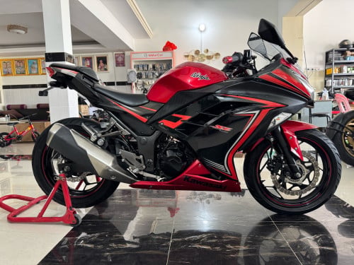 Kawasaki Ninja250cc 2015abs ក្រដាស់ពន្ធ មកពីជប៉ុន