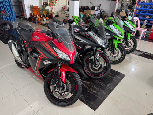 Kawasaki Ninja250cc 2015abs ក្រដាស់ពន្ធ មកពីជប៉ុន
