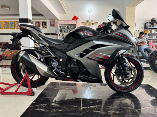 Kawasaki Ninja250cc 2015abs ក្រដាស់ពន្ធ មកពីជប៉ុន