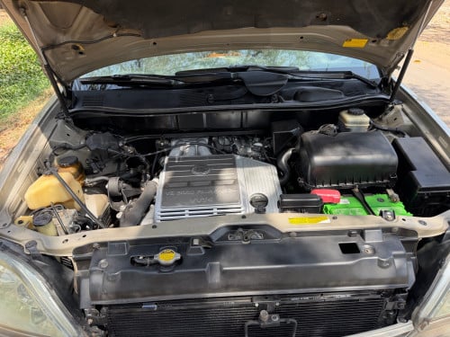 Lexus ឆ្នាំ2001 បុង2 (ហ្គាស់បិច)