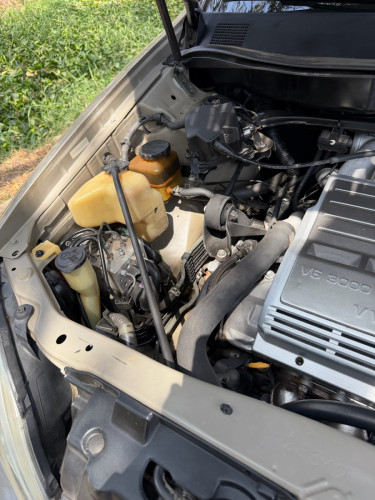 Lexus ឆ្នាំ2001 បុង2 (ហ្គាស់បិច)