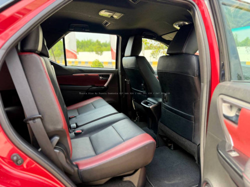 TOYOTA Fortuner Legender 2023