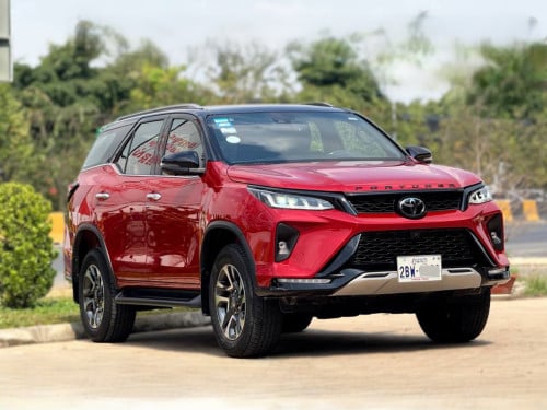 TOYOTA Fortuner Legender 2023