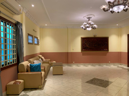 Very Spacious Villa for Rent near Street 271