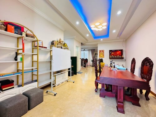 វីឡាទោលលក់បន្ទាន់ខ្លាំង