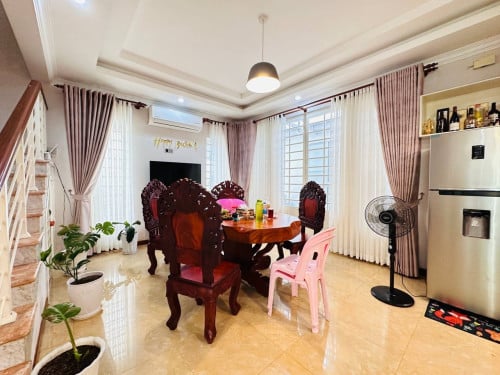 វីឡាទោលលក់បន្ទាន់ខ្លាំង