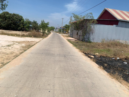 ដីលក់ជាប់ផ្សារនិងតំបន់ទេសចរណ៌ - Land For Sale