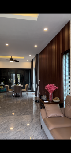 ផ្ទះលក់ក្នុងបុរីទេសចរណ៍ផ្លូវធំទល់មុខសួន ក្រុងសៀមរាប