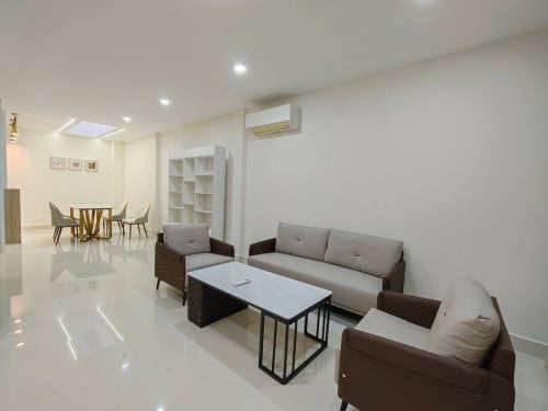 វីឡាកូនកាត់ LC2 លក់បន្ទាន់ (ម្ចាស់ផ្ទាល់)