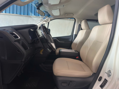 2021 TOYOTA GRANVIA Premium VIP