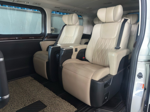 2021 TOYOTA GRANVIA Premium VIP