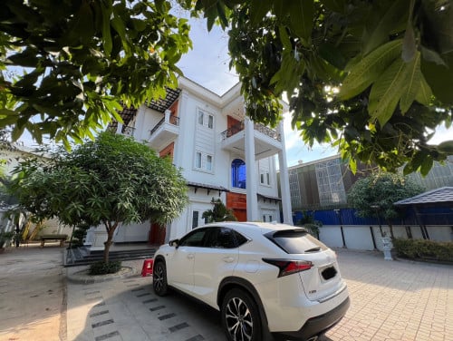 8 Bedroom Villa for Rent near AEON2