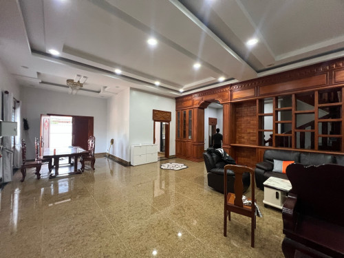 8 Bedroom Villa for Rent near AEON2