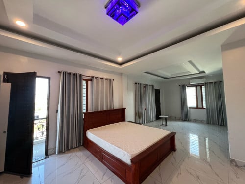 8 Bedroom Villa for Rent near AEON2