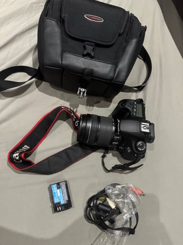 Canon EOS 60D with Len 18-135mm like new