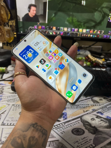 Honor x60 / ram8g+8g / 128g / CN sim2 / សុំណុំហ្សុីនស្អាត 99% លក់តំលៃក្រោមទីផ្សារនៅកម្ពុជា 125$ ដាច់