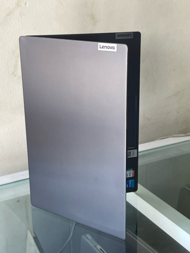 Lenovo ideapad 82SD ci5-1235u 16gb m2 512gb