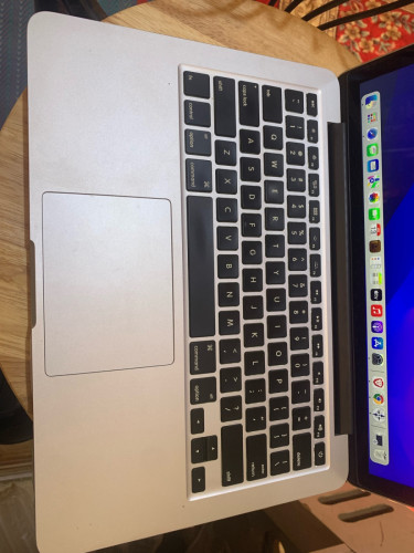 macbook pro I713" 2015 ram16g stores 120G