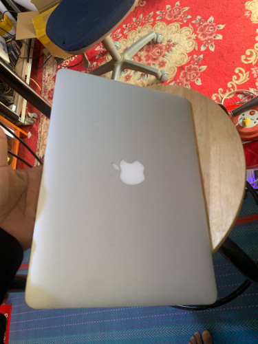 macbook pro I713" 2015 ram16g stores 120G