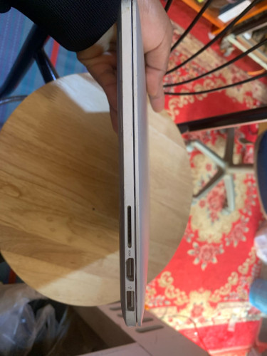 macbook pro I713" 2015 ram16g stores 120G
