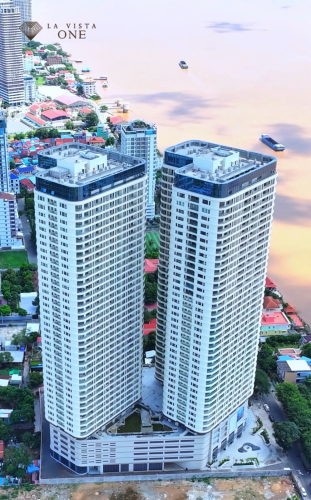 Massive 2-Bedroom