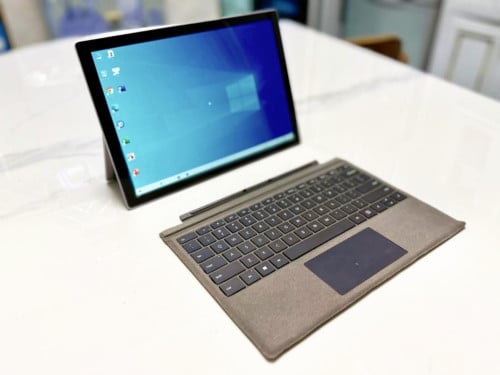 Microsoft Surface Pro 5 7th Core i5 | Ram 8G | SSD 256G