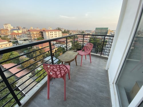 Modern 1-Bedroom Condo with Panoramic City Views