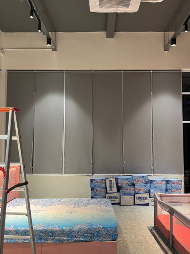 Roller blinds 13.75$