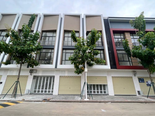 Shophouse For Rent / Borey Peng Huoth Bueng Snor