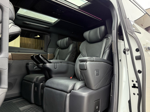 Toyota Alphard 2024 6000km