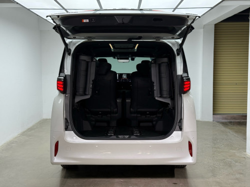 Toyota Alphard 2024 6000km