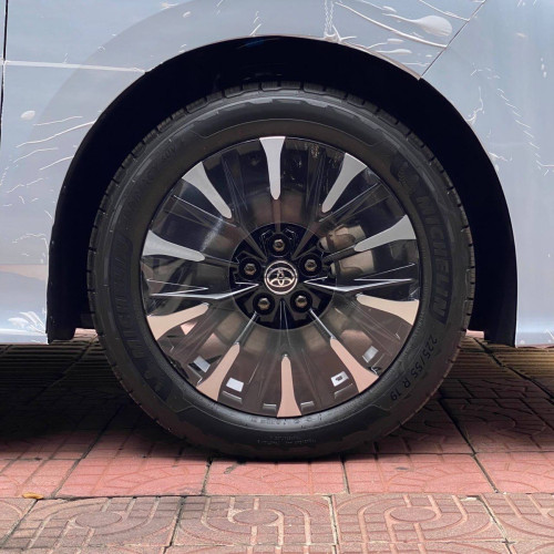 Toyota Alphard 2024 full option ក្រដាស់ពន្ធប្រើបាន3000kmថ្មីដូចខ្លាញ់គោ