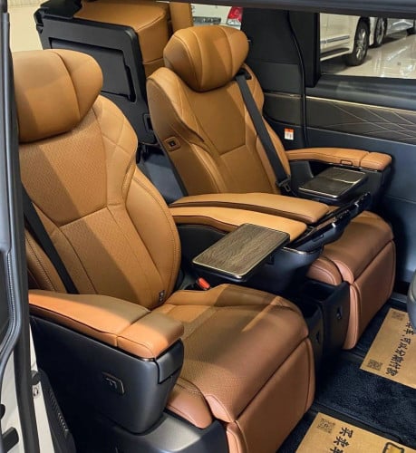 Toyota Alphard 2024 full option ក្រដាស់ពន្ធប្រើបាន3000kmថ្មីដូចខ្លាញ់គោ