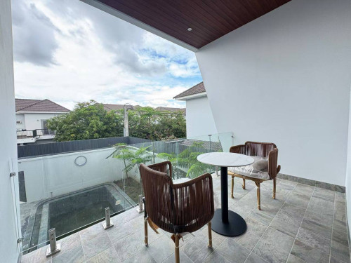 Villa with swimming pool for rent in Prek Eng