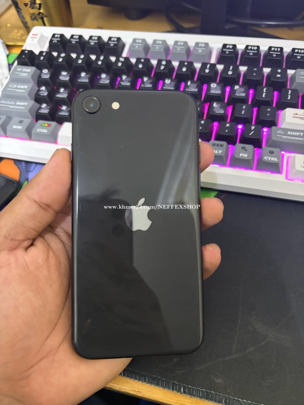 អេក្រុងហ្ស៊ីនមានស្គែន IPhone SE2 128G/256G. (no looks no iCloud)