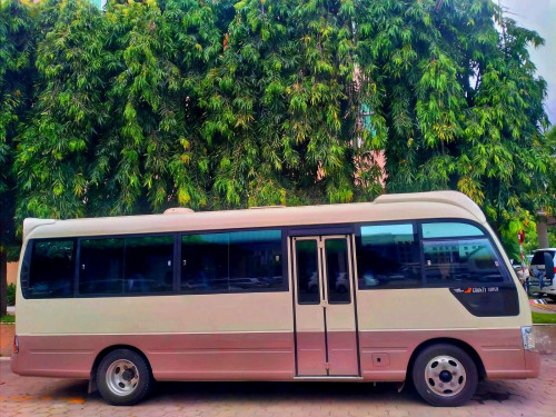 បាទជំរាបសួរពុកម៉ែបងប្អូនដែលមានតម្រូវការជួយរថយន្តប្រភេទ 12 កៅអី 25 កៅអី 35 កៅអី។ 45 កៅ