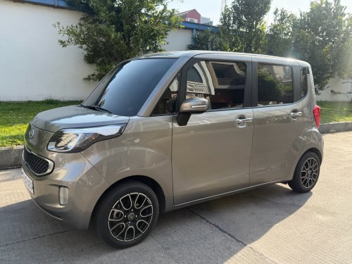 ឡានលក់ឆ្នាំ 2012 Full Smart Key  ឡានមូល100%