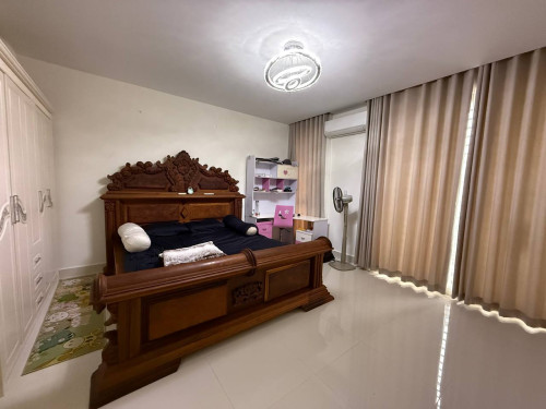 វីឡាកូនកាត់ LA សម្រាប់លក់ នៅបុរី ប៉េងហ៊ួតបឹងស្នោ