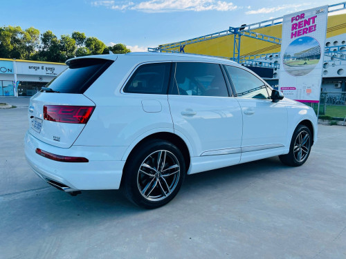 Audi Q7 2017 V6 សាំង