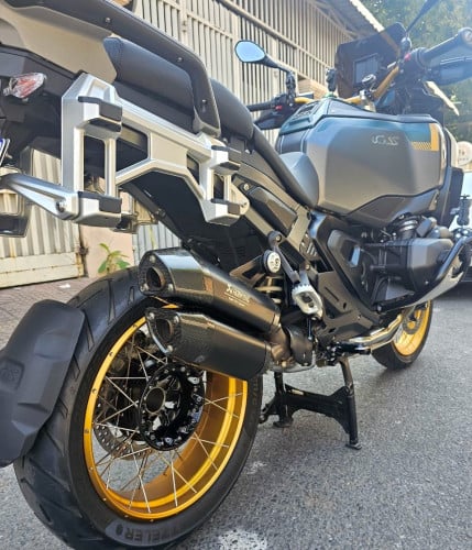BMW GSA R1300 Full Options 719 2025  Used for nearly 3000Km Look still very new