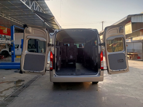 Hiace 2025 ម៉ាស៊ូត មុខវែង