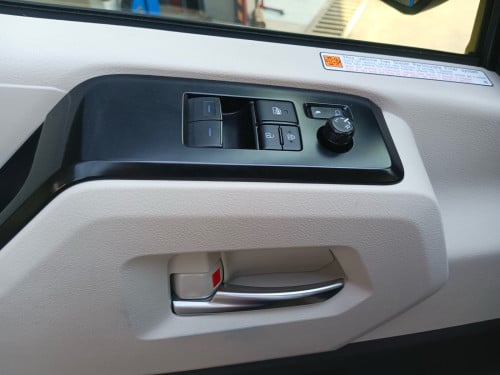 Hiace 2025 ម៉ាស៊ូត មុខវែង