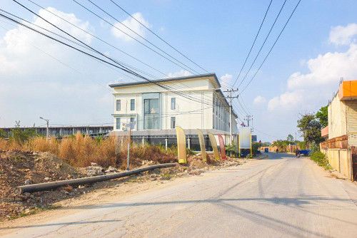 Land for Sale along concrete road, near Prek Chrey Market