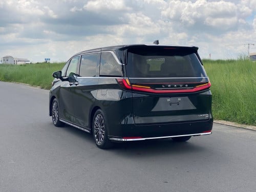 Lexus Lm350h 2025 VIP seats plate number ប្រើបាន3000km