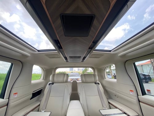 Lexus Lm350h 2025 VIP seats plate number ប្រើបាន3000km