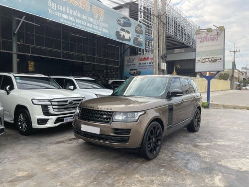 Range Rover Vogue 2013 ម៉ាស៊ូត full Options ទ្វាបឺត4 កៅអីAuto ម្ចាស់ដើមទិញថ្មីខ្លាញ់គោ