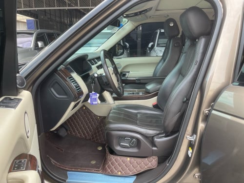 Range Rover Vogue 2013 ម៉ាស៊ូត full Options ទ្វាបឺត4 កៅអីAuto ម្ចាស់ដើមទិញថ្មីខ្លាញ់គោ