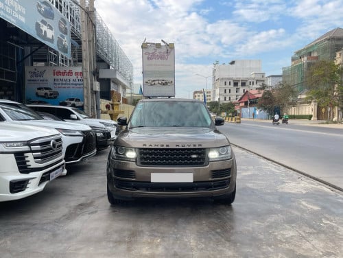 Range Rover Vogue 2013 ម៉ាស៊ូត full Options ទ្វាបឺត4 កៅអីAuto ម្ចាស់ដើមទិញថ្មីខ្លាញ់គោ