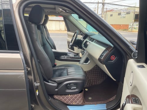 Range Rover Vogue 2013 ម៉ាស៊ូត full Options ទ្វាបឺត4 កៅអីAuto ម្ចាស់ដើមទិញថ្មីខ្លាញ់គោ