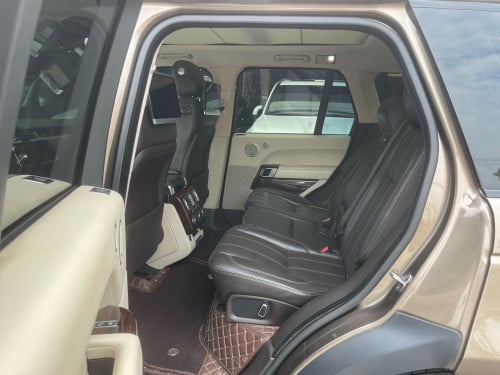 Range Rover Vogue 2013 ម៉ាស៊ូត full Options ទ្វាបឺត4 កៅអីAuto ម្ចាស់ដើមទិញថ្មីខ្លាញ់គោ